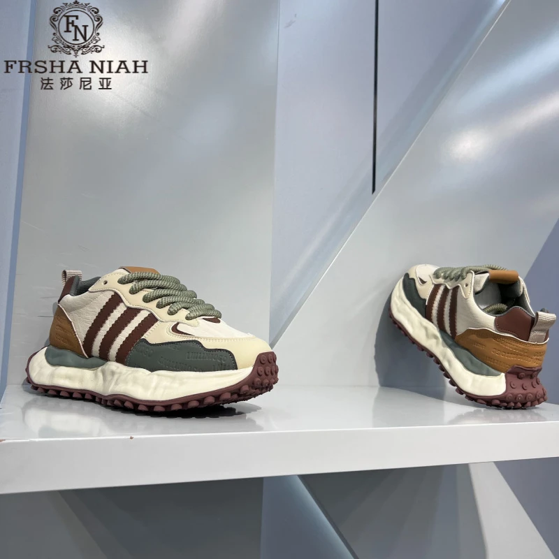 法莎尼亚时尚系休闲男鞋软底增高三条杠男鞋秋季新款时尚轻便板鞋