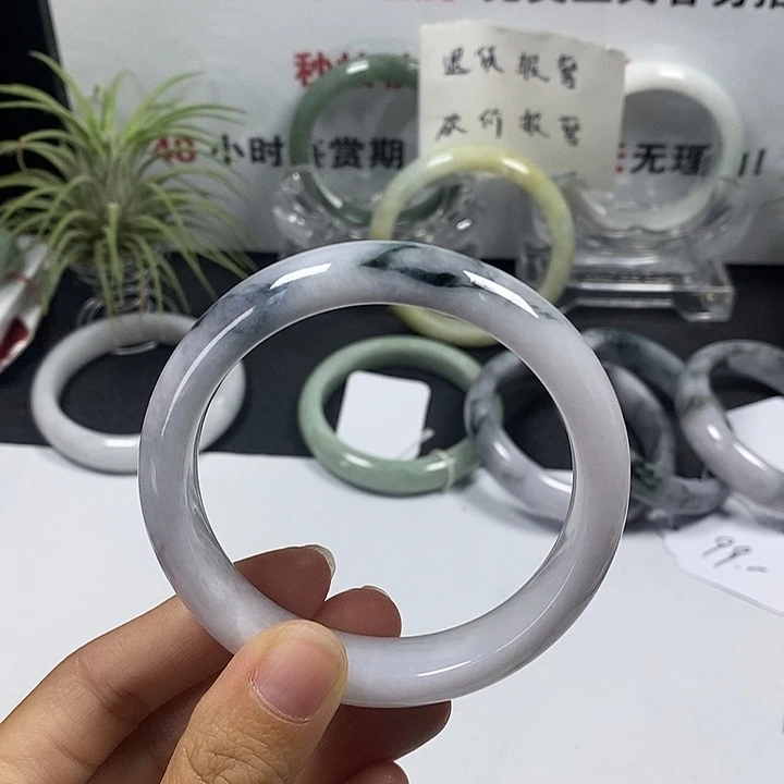未镶嵌手镯翡翠41号。 58.5圈