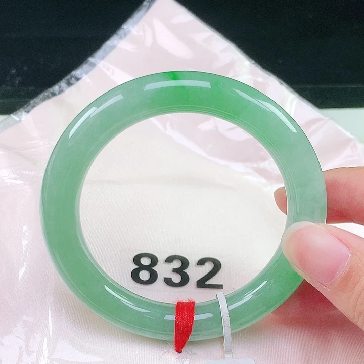 未镶嵌手镯翡翠翡翠手镯