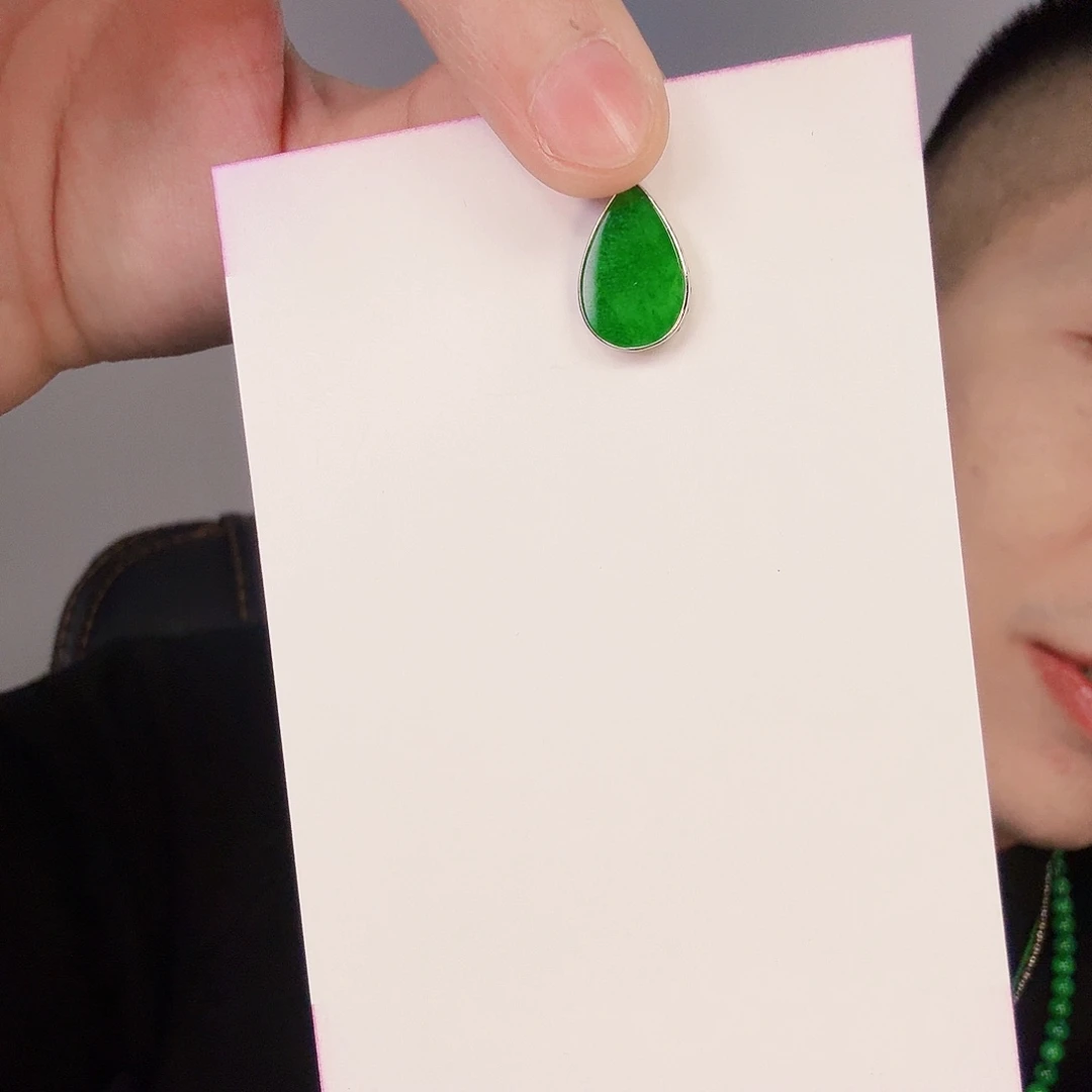 翡翠颈饰18K金镶嵌一件