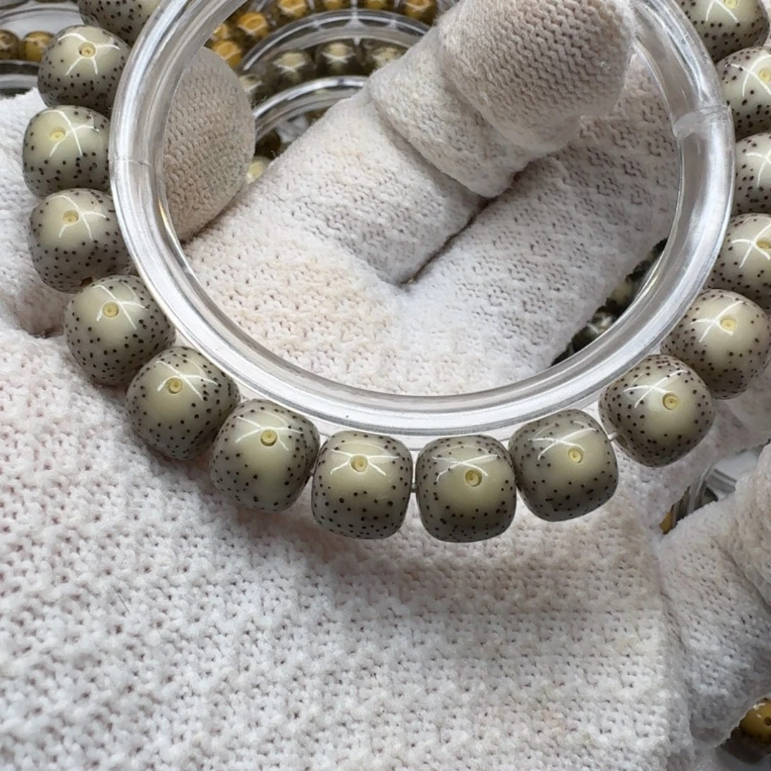 •***文星月菩提吊坠10.9灰冰大眼睛