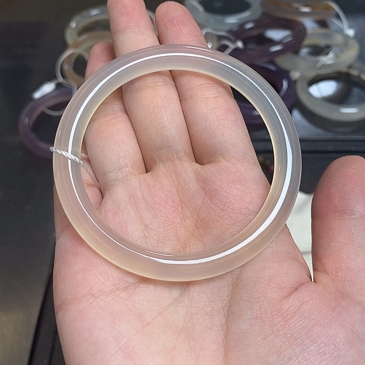玛瑙/玉髓未镶嵌珠宝半成品一***花