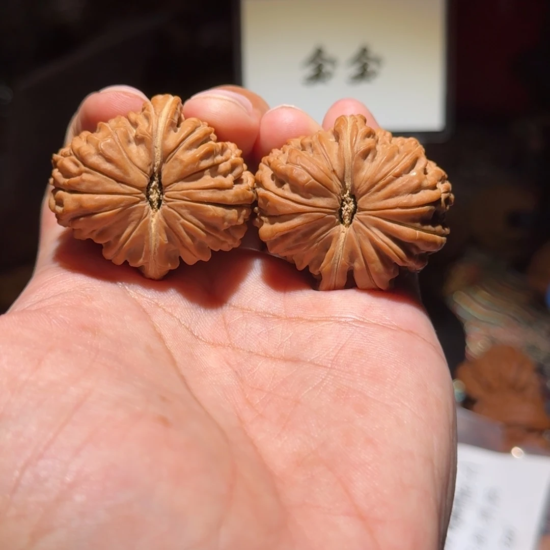 把件核桃1480拱桥楼，尺寸37