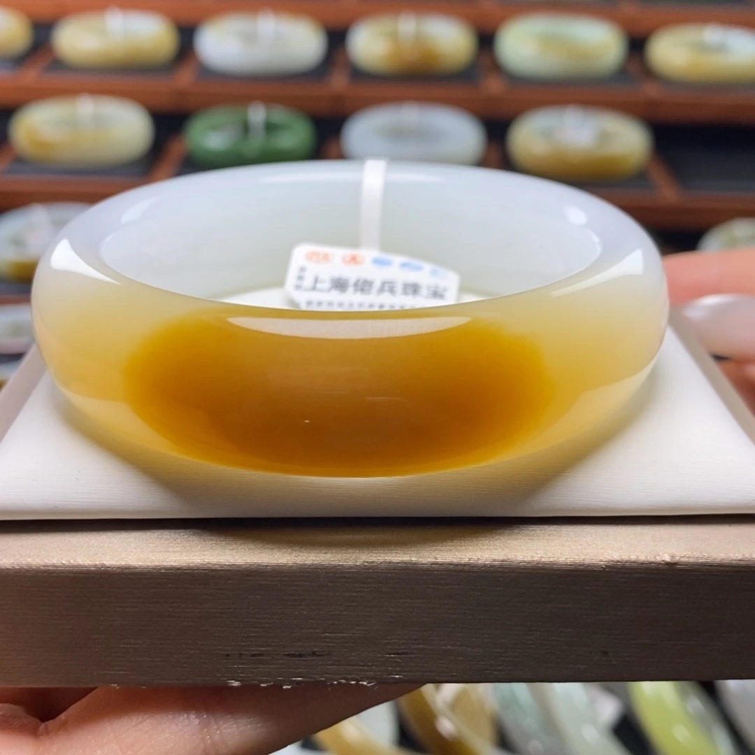 和田玉（糖玉）手镯未镶嵌57圈