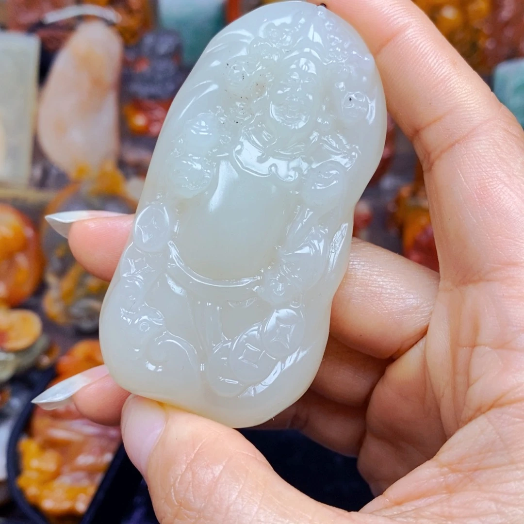 石英质玉（黄龙玉）未镶嵌颈饰