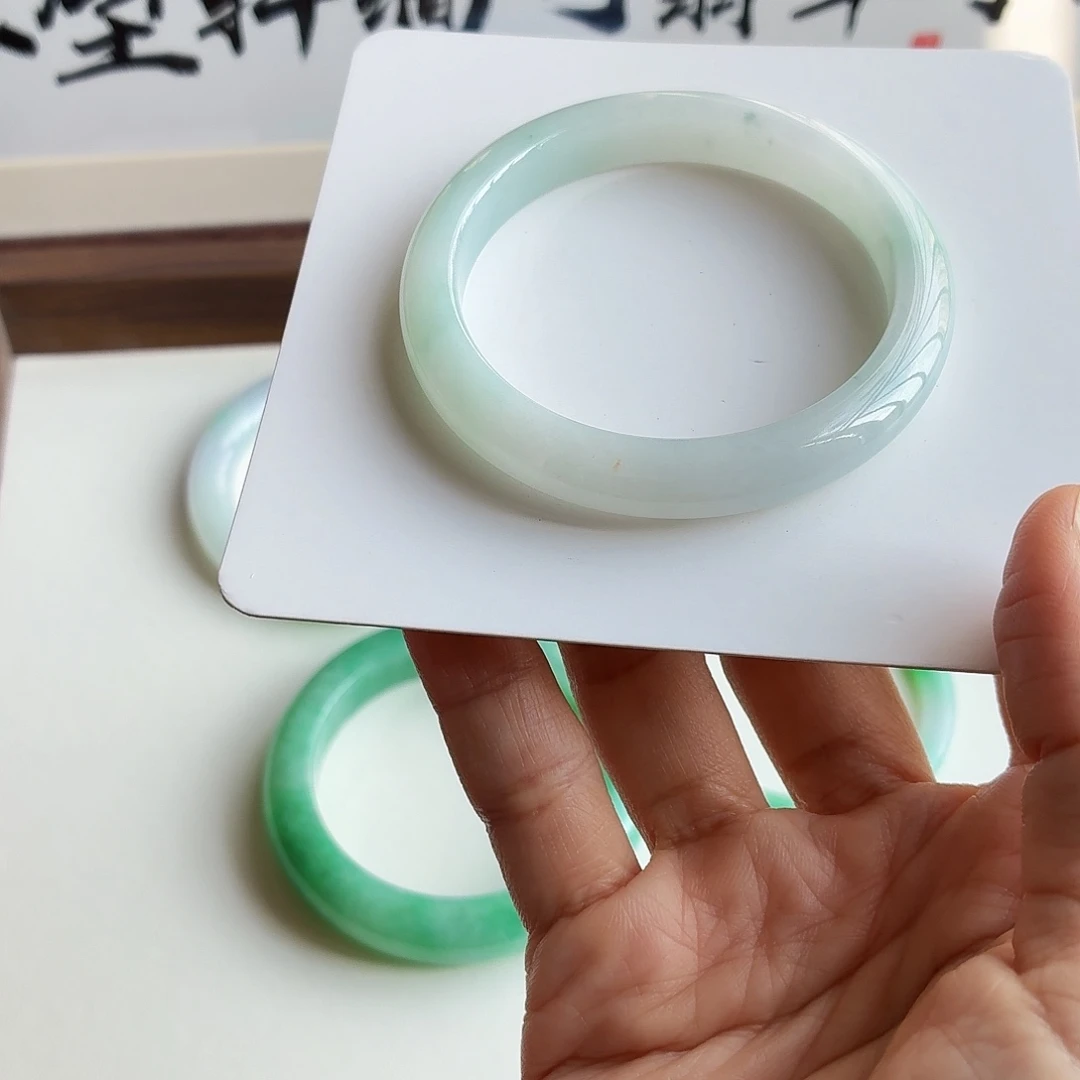 翡翠未镶嵌手镯正圈52.3