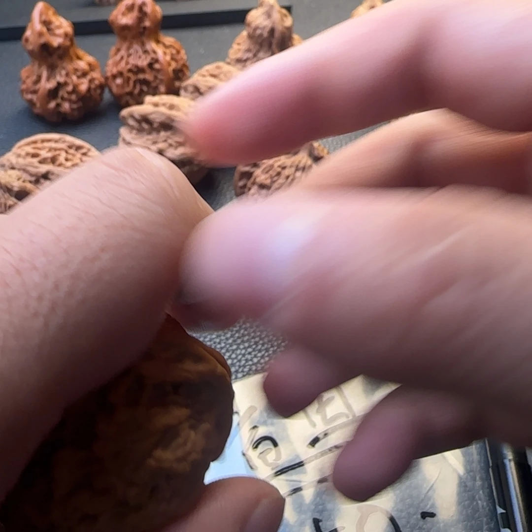 鲨****文玩核桃吊坠文玩核桃的制作