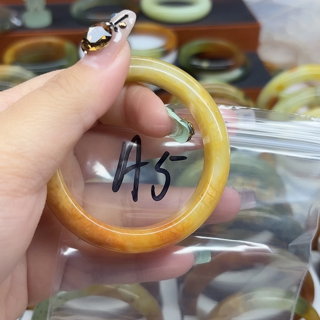 晴***妈蛇纹石玉未镶嵌手镯