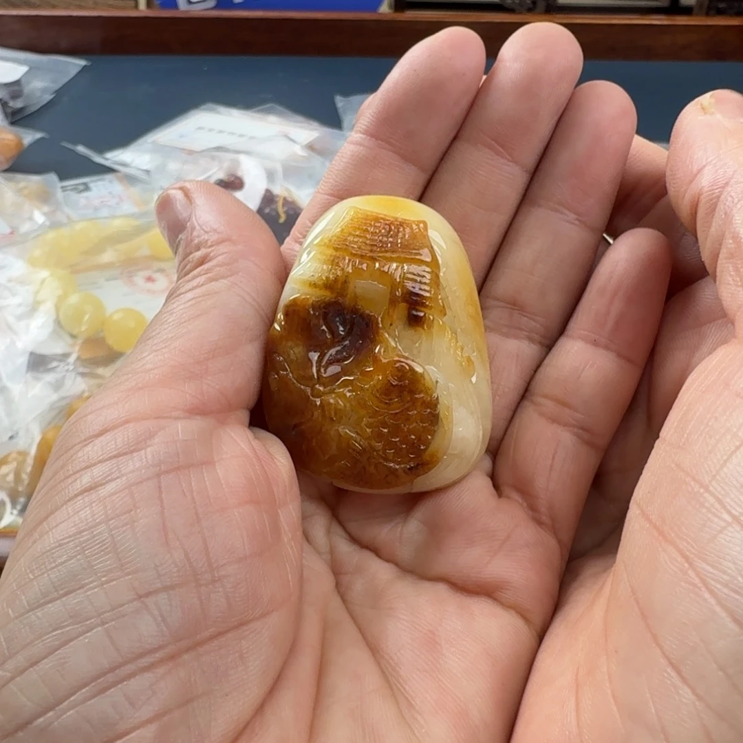 琥珀未镶嵌珠宝奇石