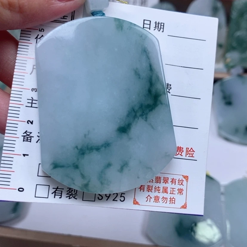 【闪购商品】翡翠未镶嵌颈饰