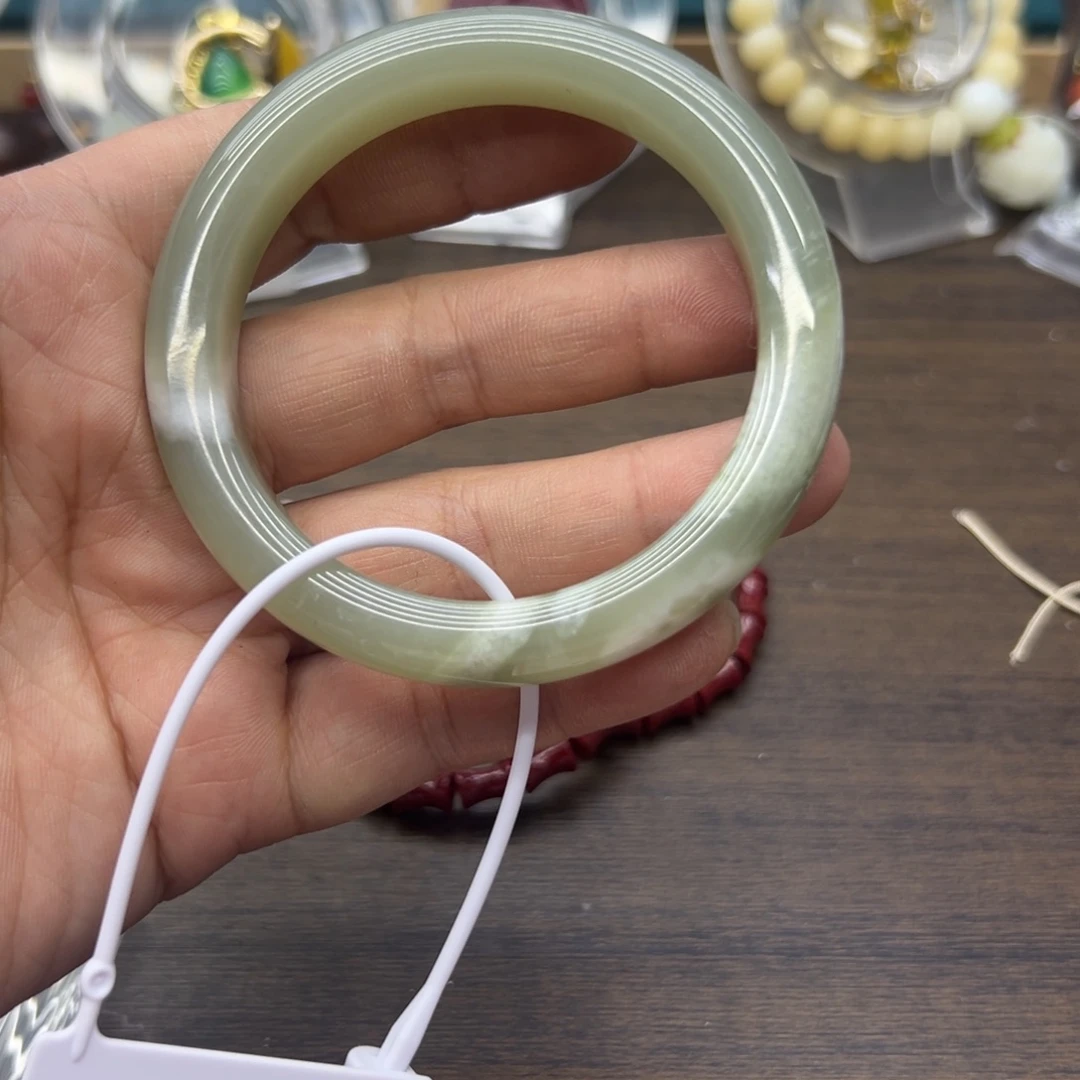 和田玉未镶嵌手镯57.7圈围571