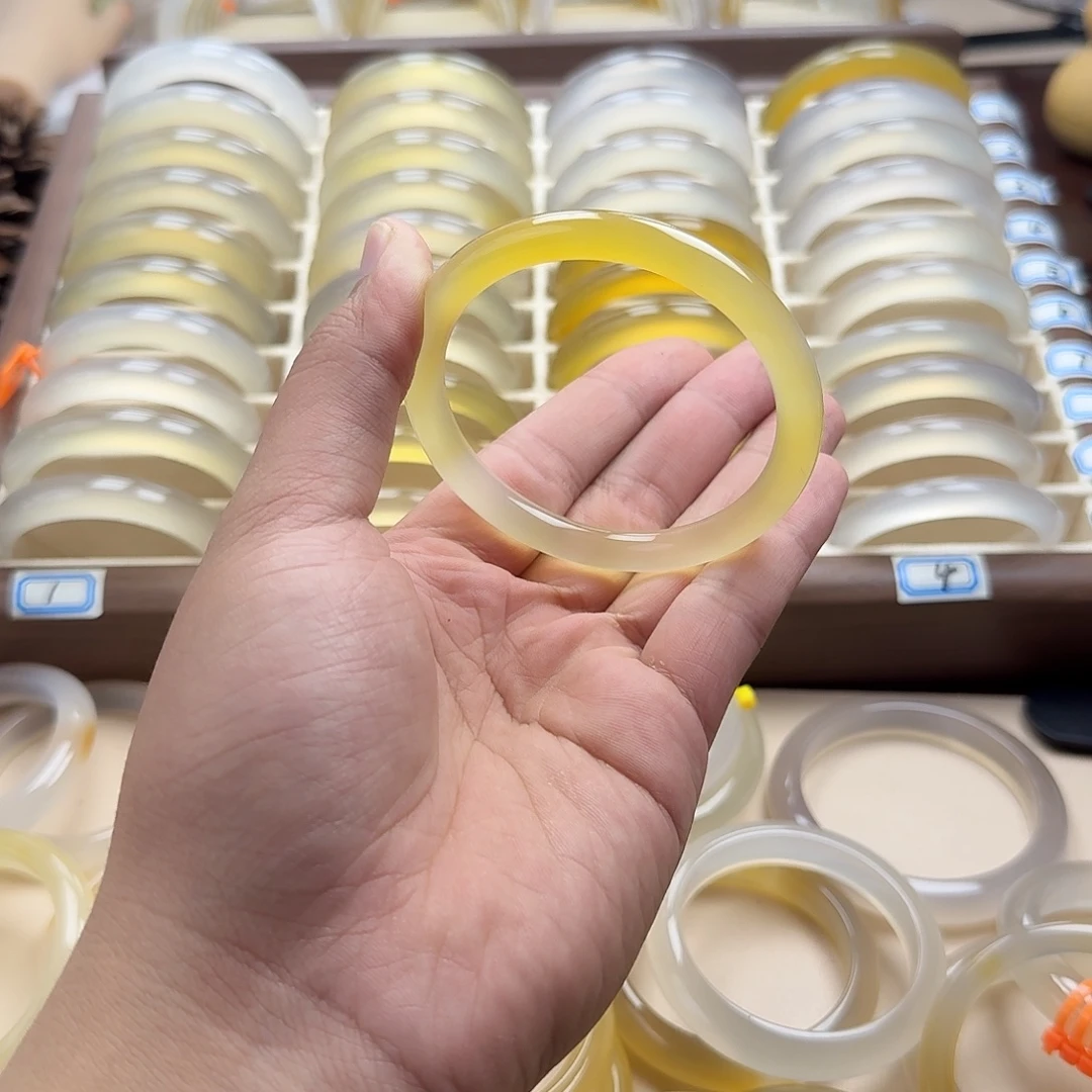 玛瑙/玉髓未镶嵌手镯60.8圈口