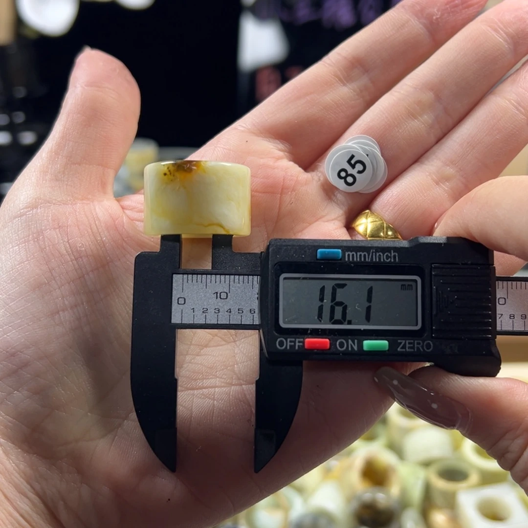 蛇纹石玉未镶嵌戒指