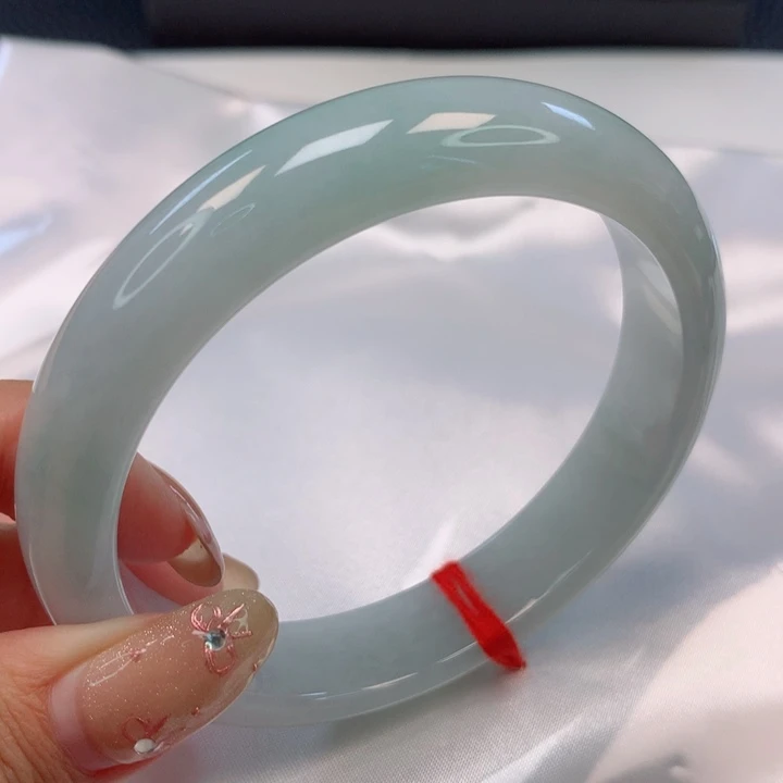 翡翠手镯未镶嵌63圈