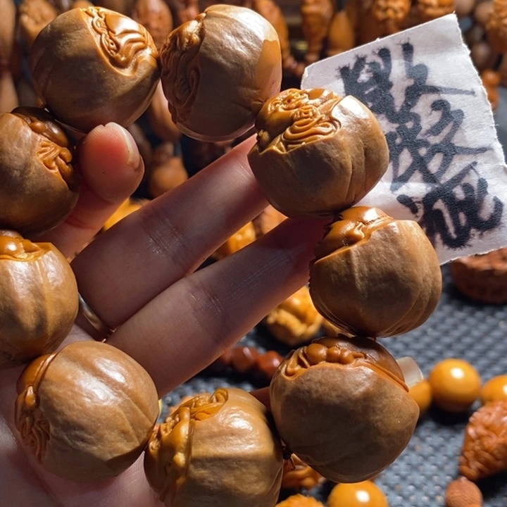 吊坠橄榄核奔*➠微上色包衣弥勒