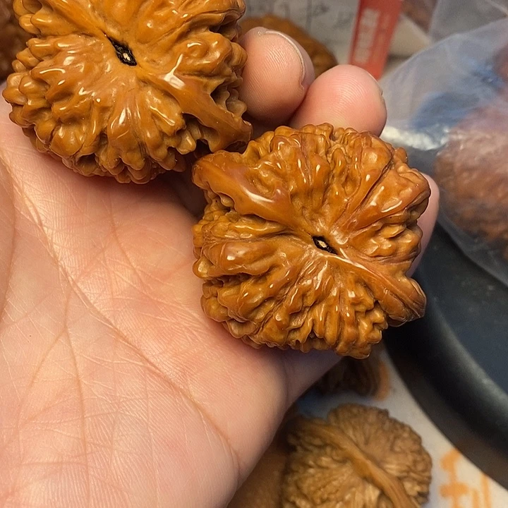 小***志文玩核桃把件官48