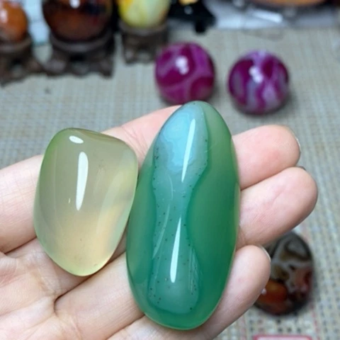 未镶嵌玛瑙/玉髓珠宝奇石于*