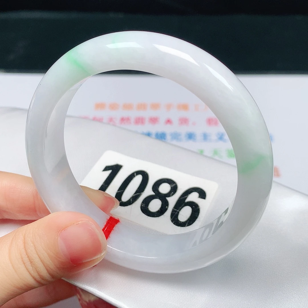 翡翠未镶嵌手镯1086
