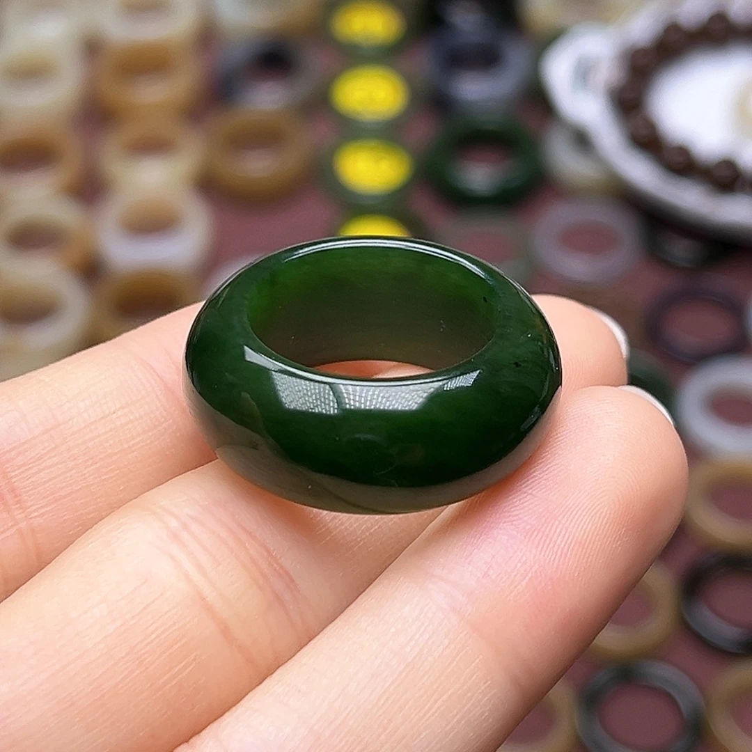 和田玉未镶嵌戒指18.4俄碧老坑红皮帝王绿