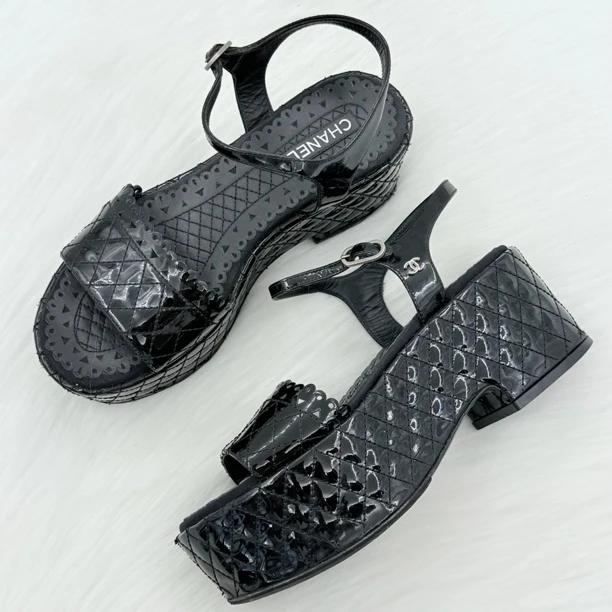 95新 Chanel/香奈儿 双c饰扣厚底绑带凉鞋 37码 公价7.8k t055