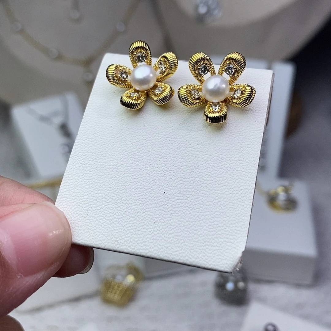 银S925镶嵌淡水珍珠耳饰