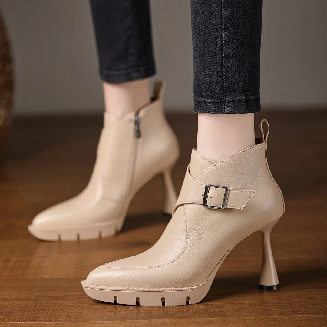 2025秋冬新款杏色防水台高跟时装靴性感尖头细跟短靴真皮单靴裸靴