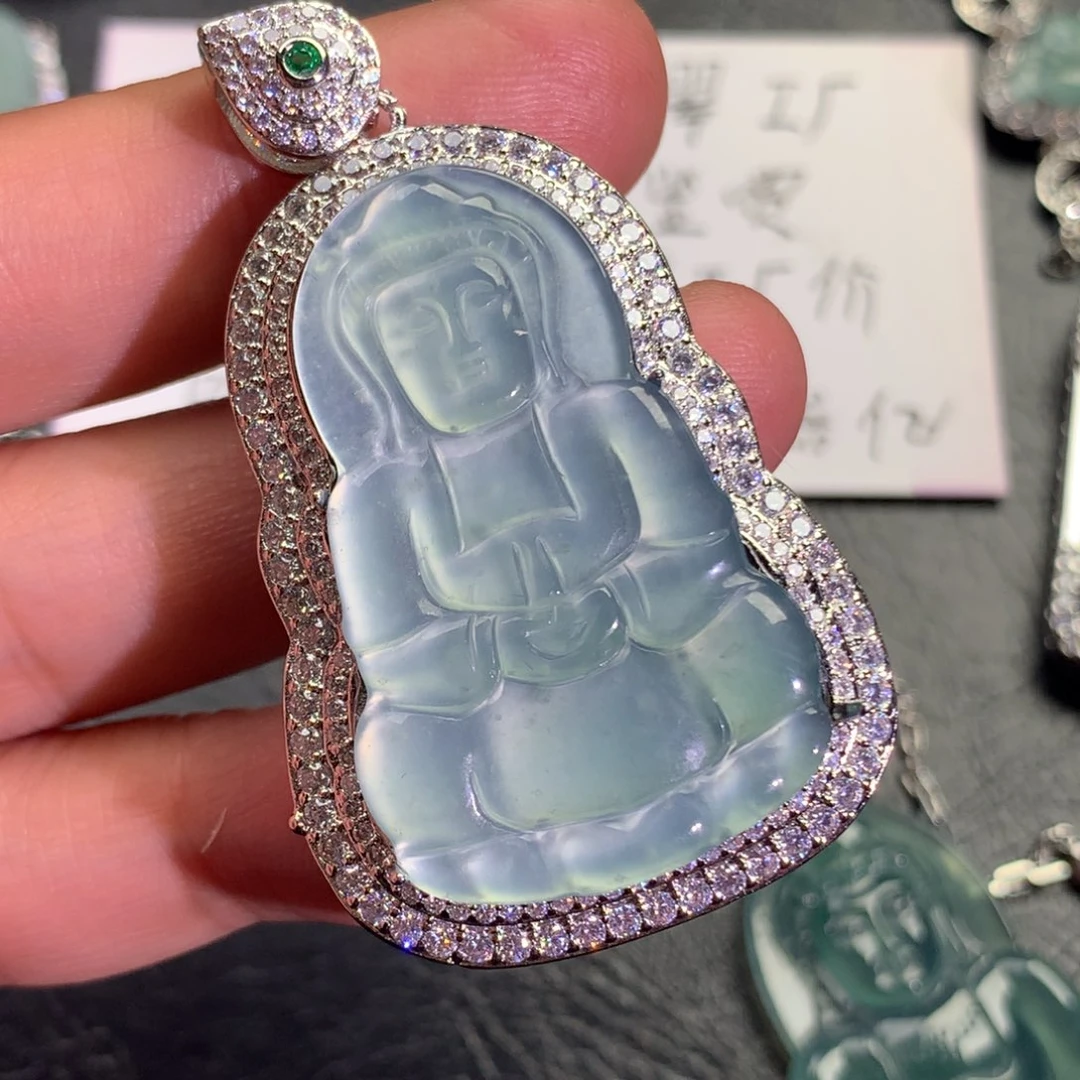 翡翠颈饰未镶嵌观音