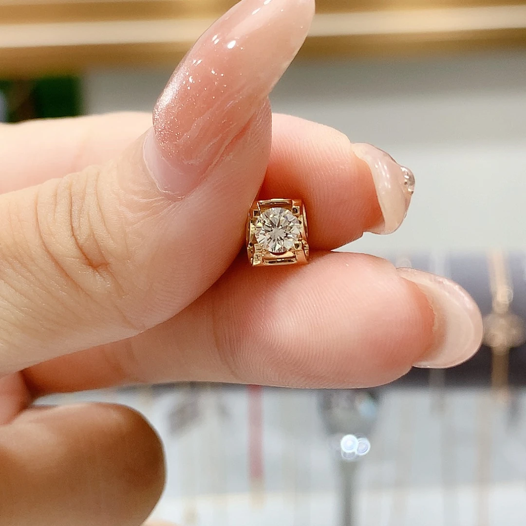 颈饰钻石18K金镶嵌福**多天然钻k黄30分