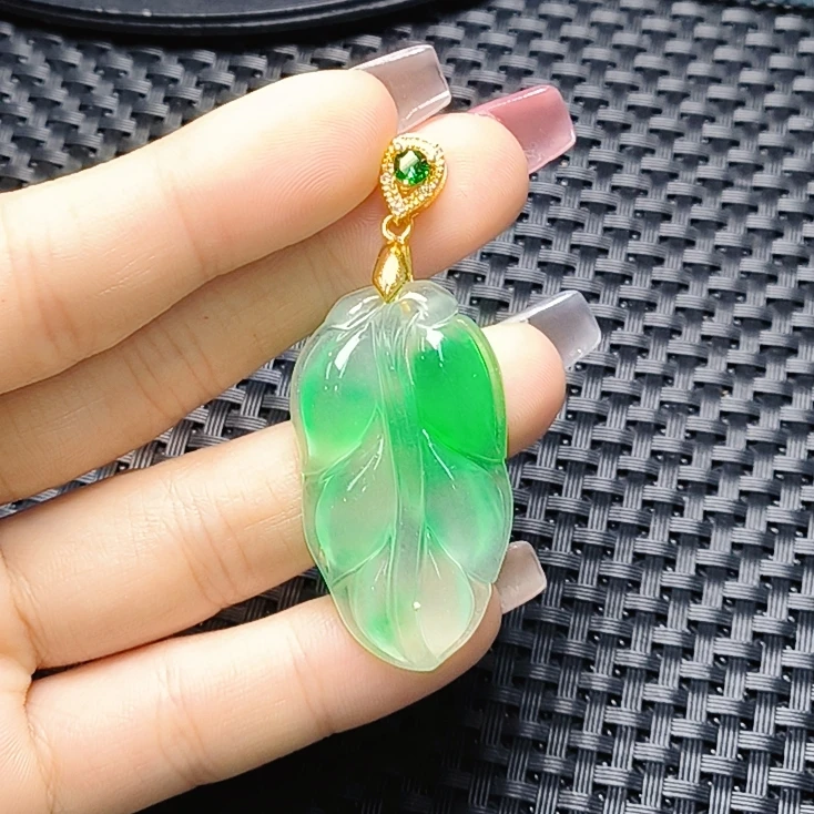 （聚宝严选）083绿飘花叶子吊坠精致气质妈妈款时尚精美