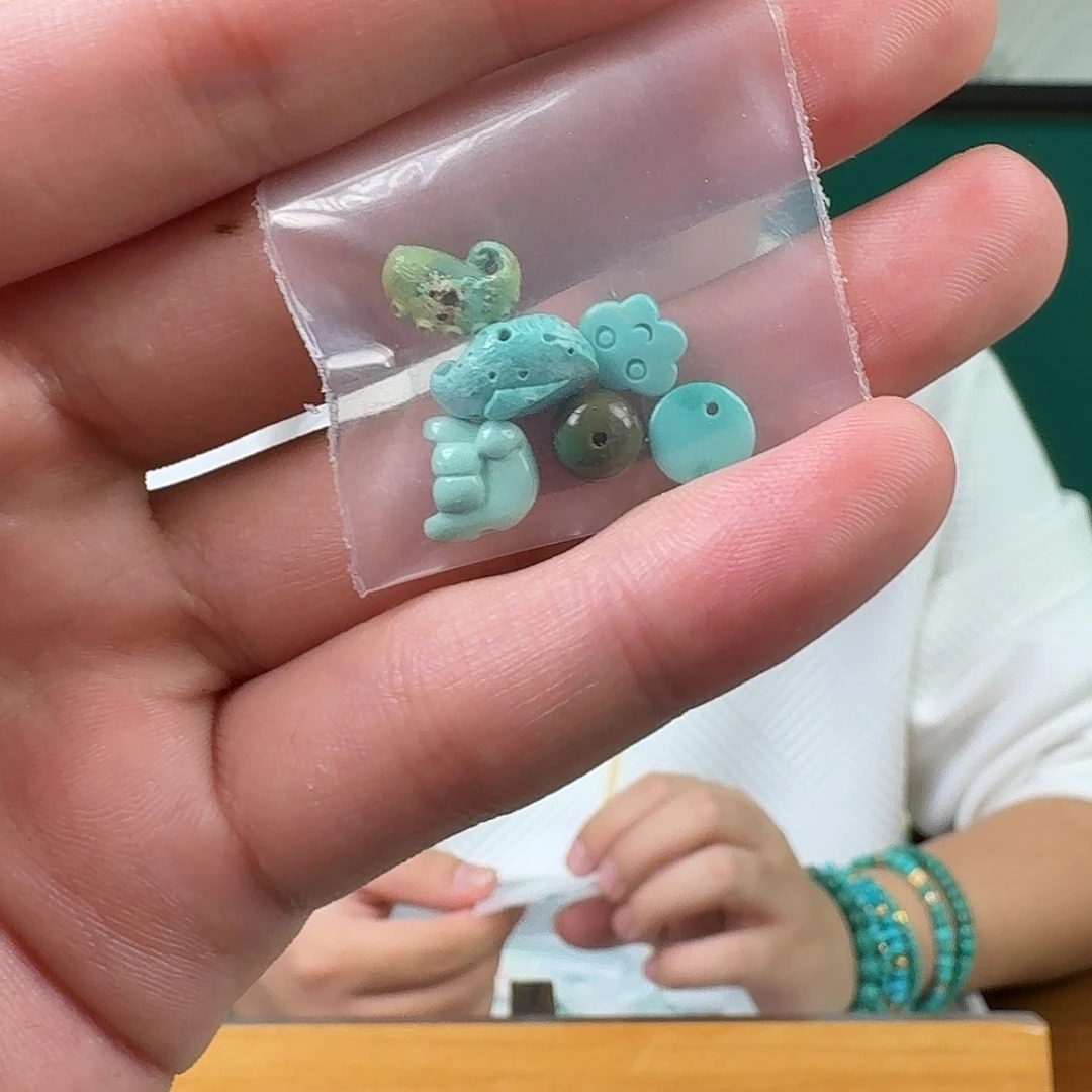 绿松石未镶嵌珠宝奇石