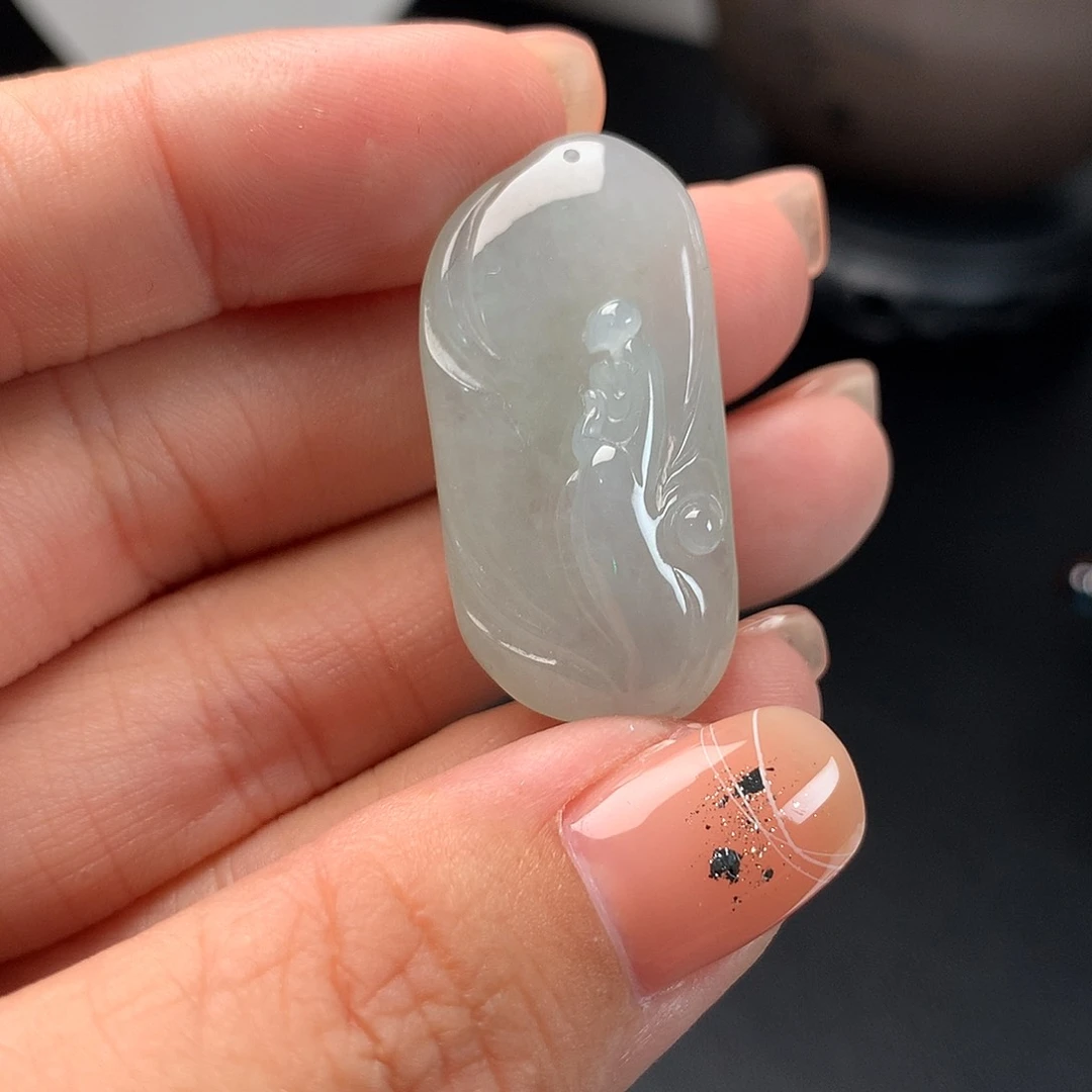 翡翠未镶嵌颈饰悟道