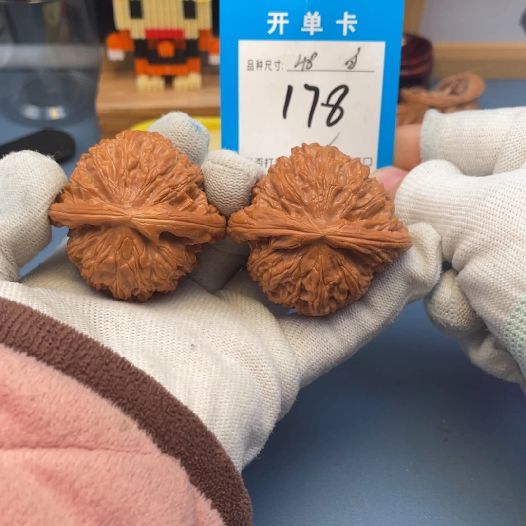 核桃文玩核桃白狮子