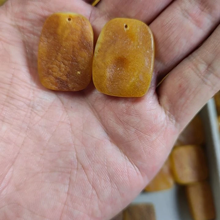 琥珀裸石未镶嵌数****.俄料蜜蜡牌子
