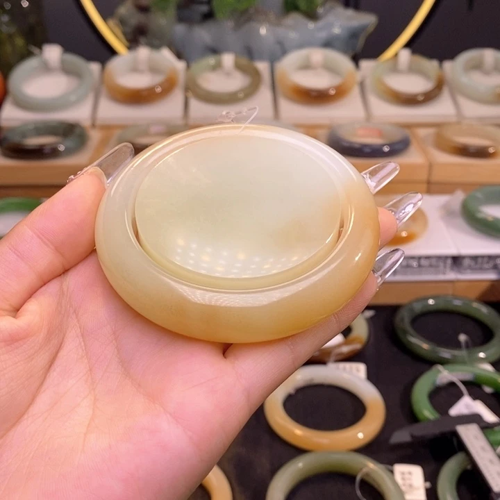 和田玉未镶嵌珠宝奇石55.4