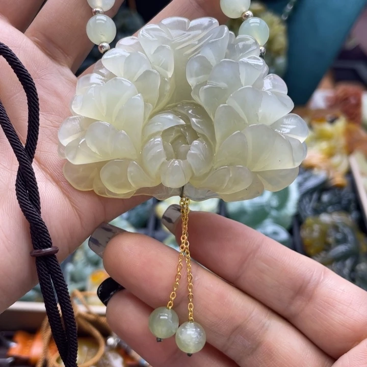 蛇纹石玉未镶嵌挂件