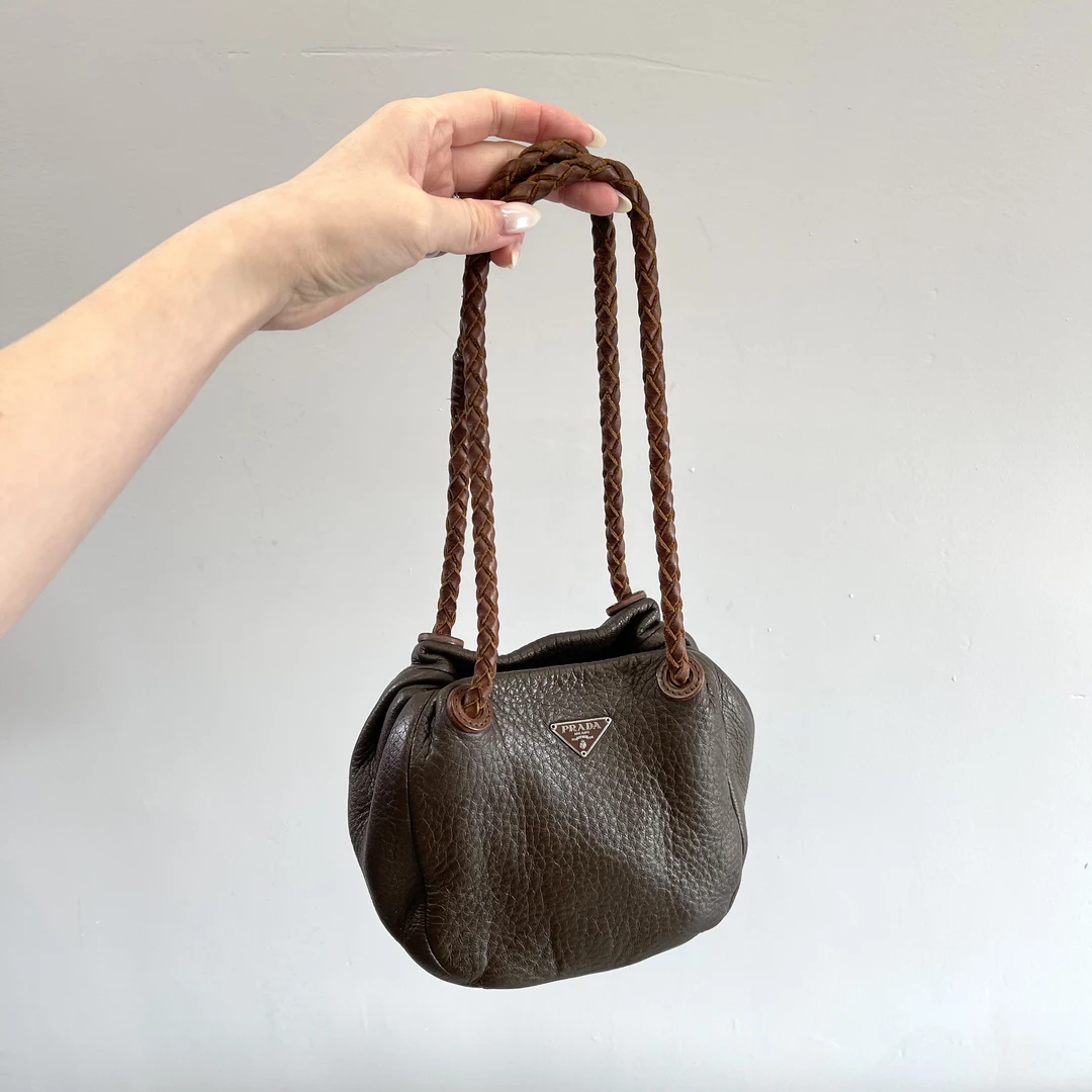 95新 Prada/普拉达 水桶手提单肩女包010403