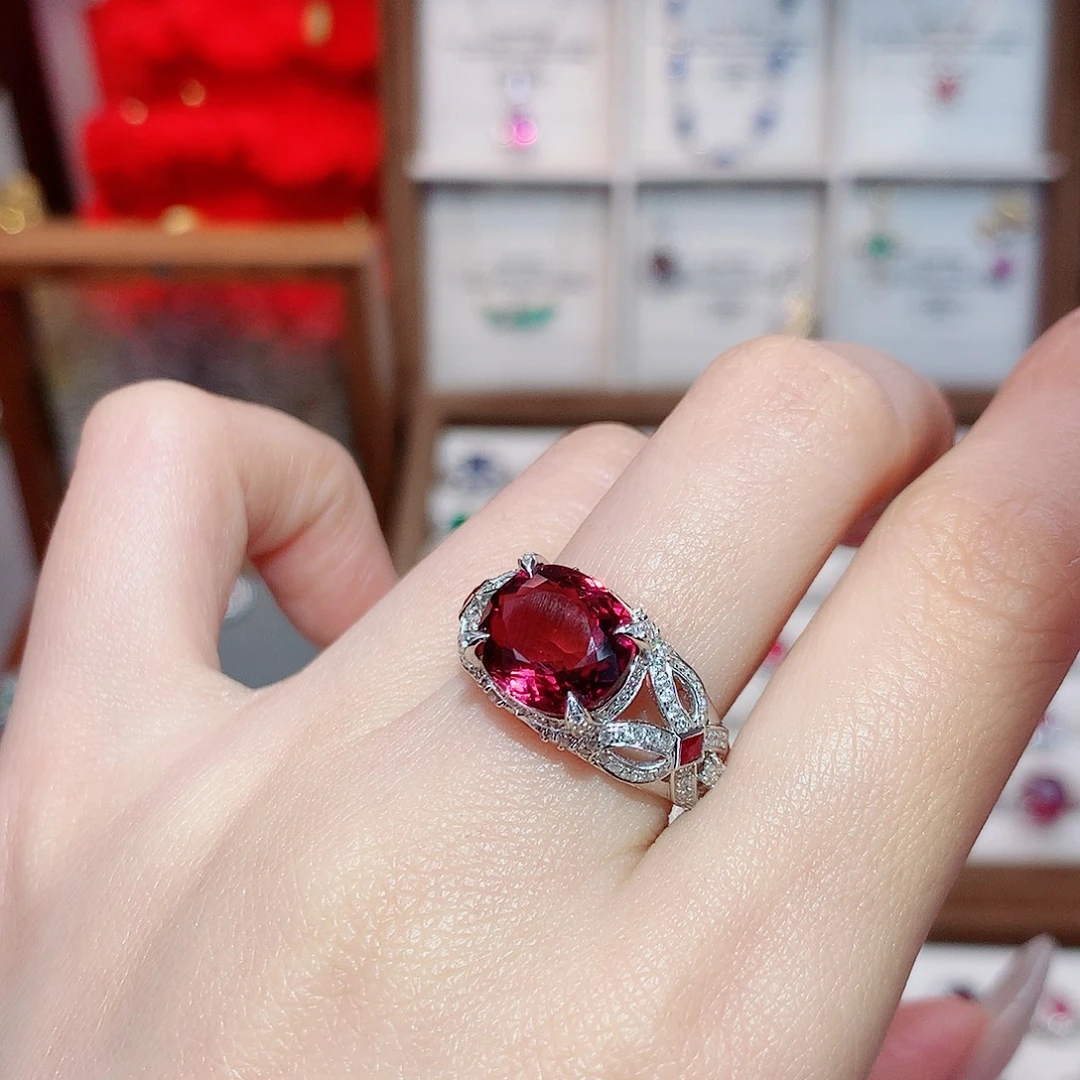 18K金镶嵌戒指红色碧玺4.25ct/天然宝石/七天无理由