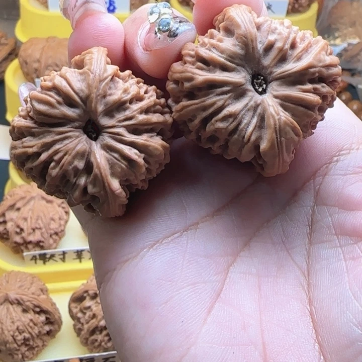 ·***乐桃核吊坠弯弯核桃南僵尸