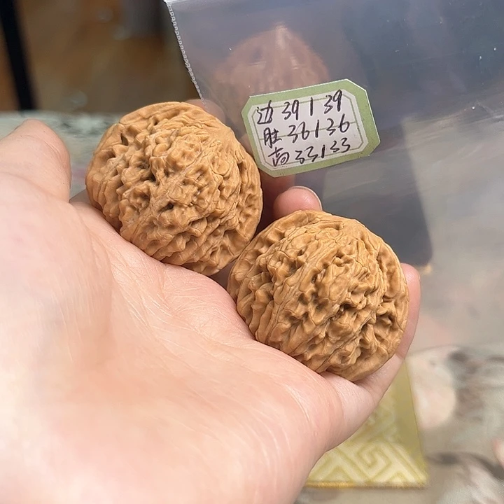 文玩核桃把件老楼