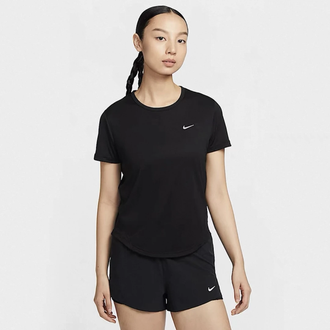 NIKE/耐克女款透气速干耐磨柔软短袖常规T恤黑色HQ0649010