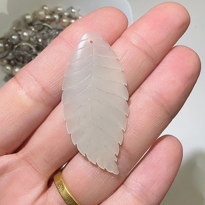 翡翠未镶嵌颈饰无