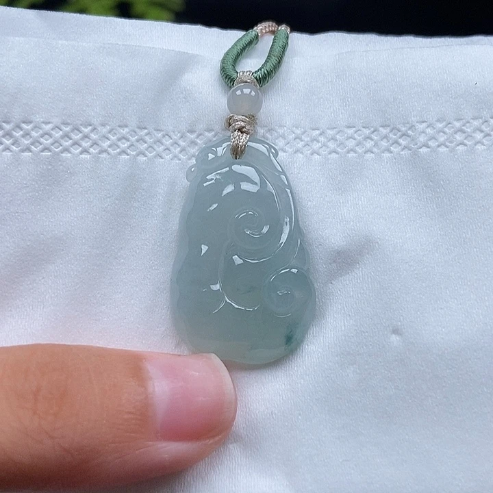 翡翠挂件未镶嵌吊坠