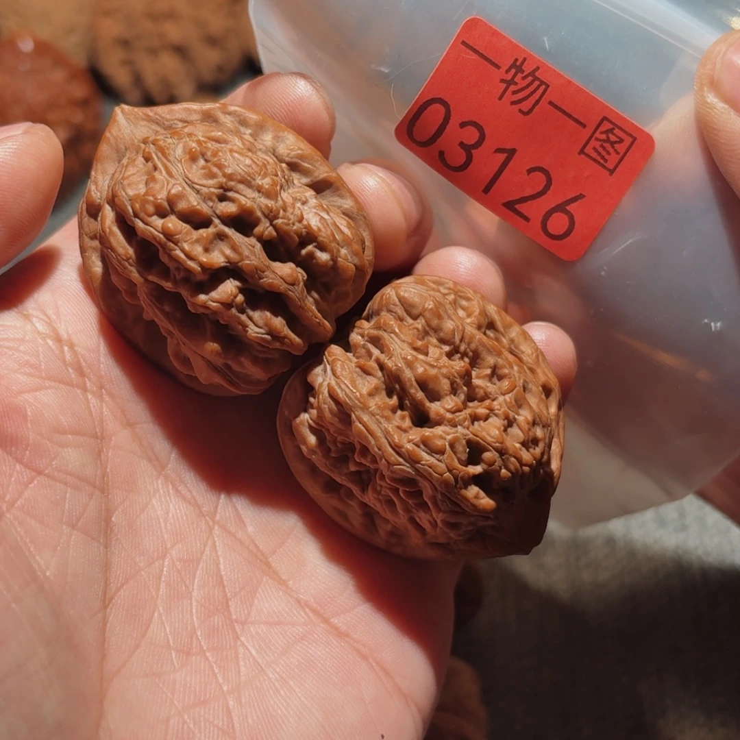 文玩核桃把件赤龙鸡心