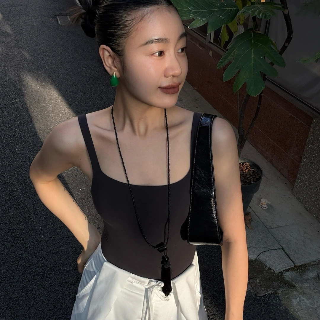 潮流风辣妹风夏季法式修身性感吊带内衣背心休闲风通勤网红短款