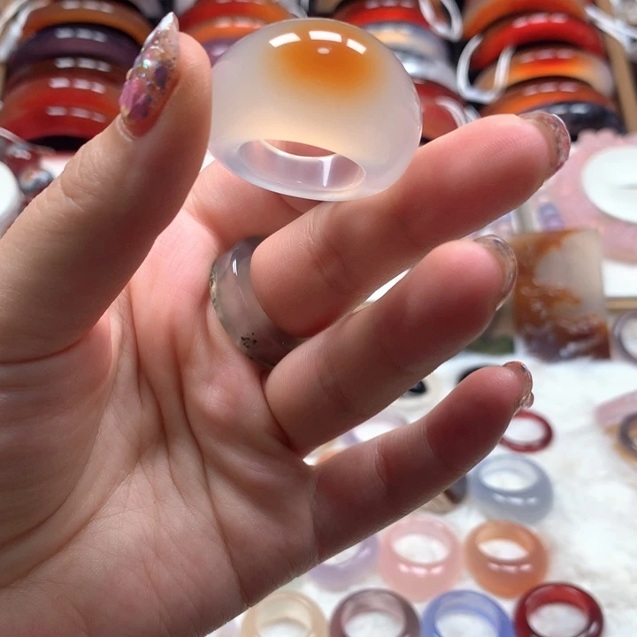 玛瑙/玉髓手串未镶嵌司**麒