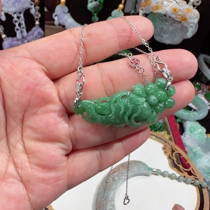 翡翠未镶嵌颈饰复古