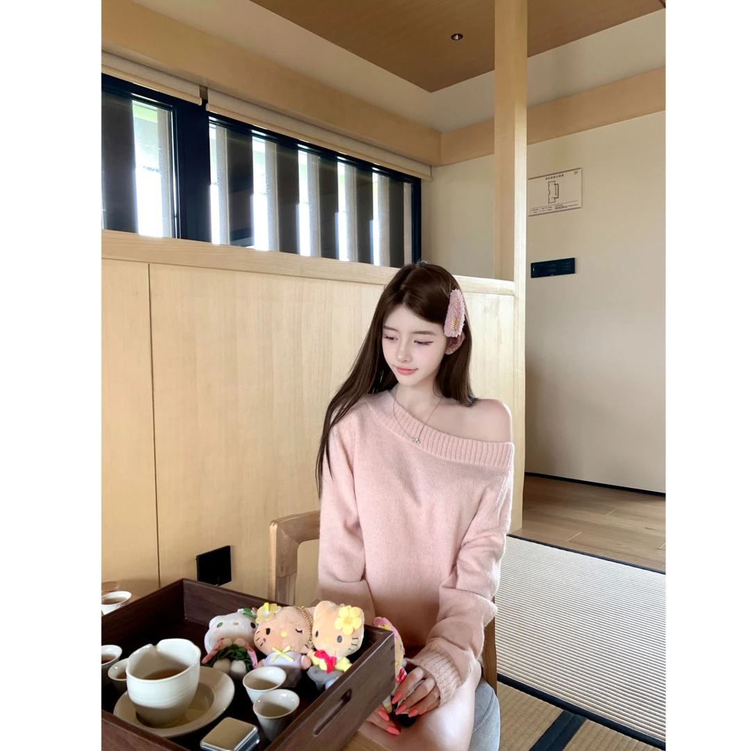 韩系甜美少女秋冬新款高级感斜肩不规则宽松上衣配高腰短裤两件套