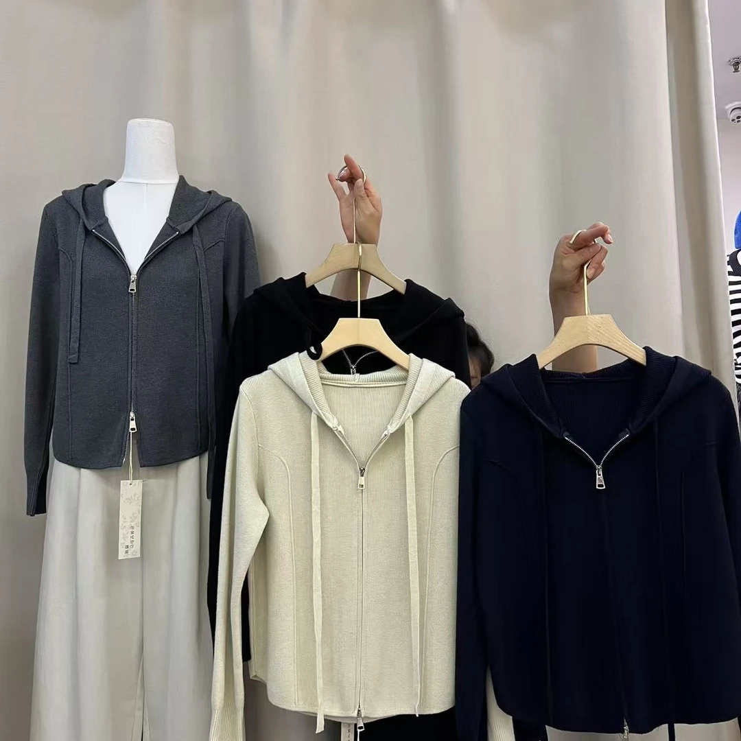 169连帽常规款拼接针织圆领女衫显瘦女装短款秋季