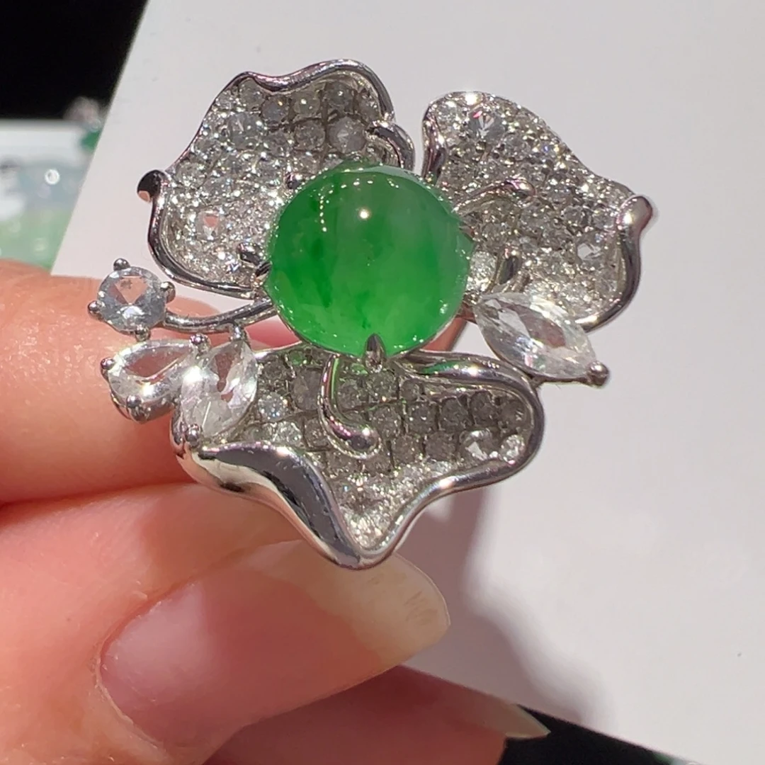 翡翠18K金镶嵌颈饰吊坠