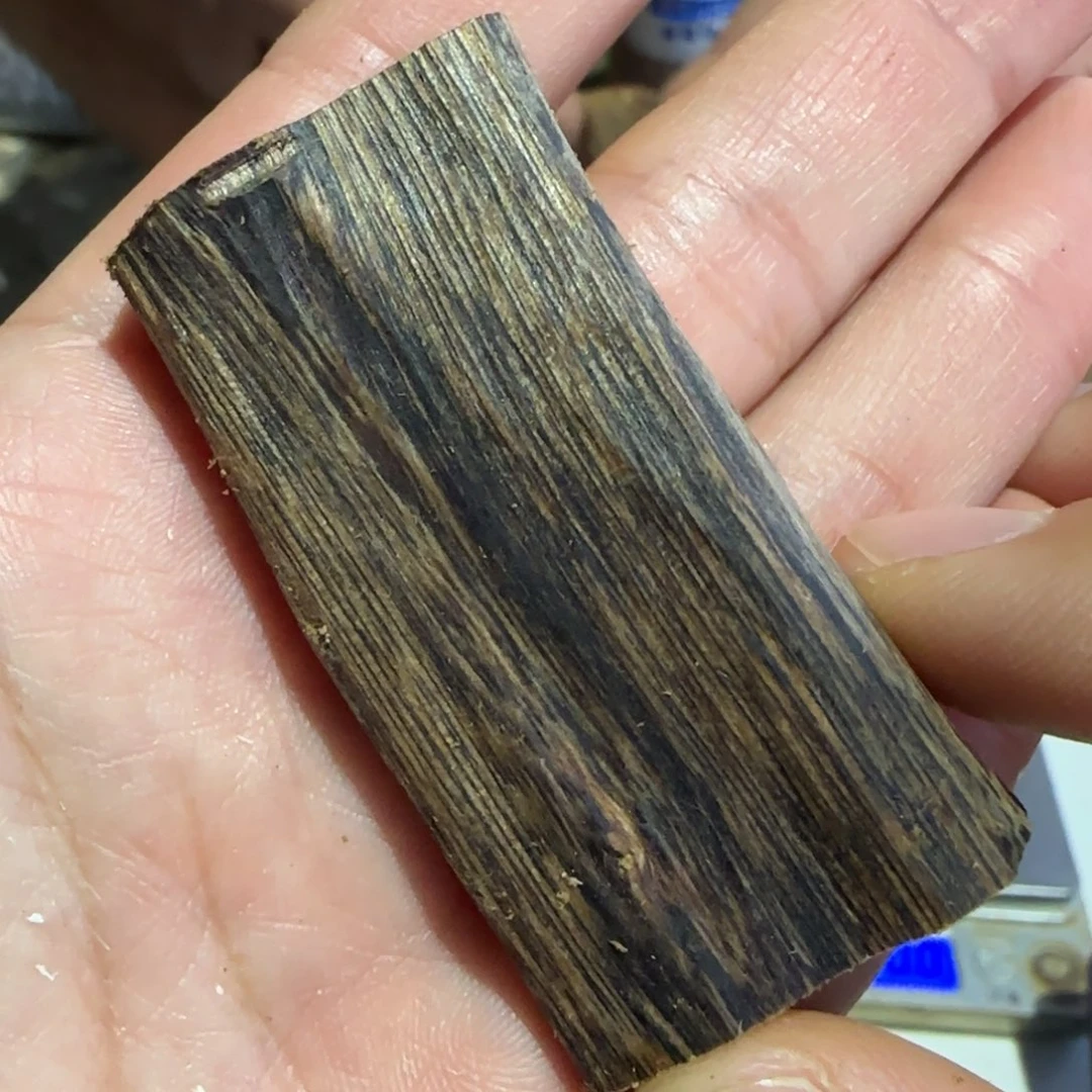 沉香沉香碎屑窖藏透顶绿一块